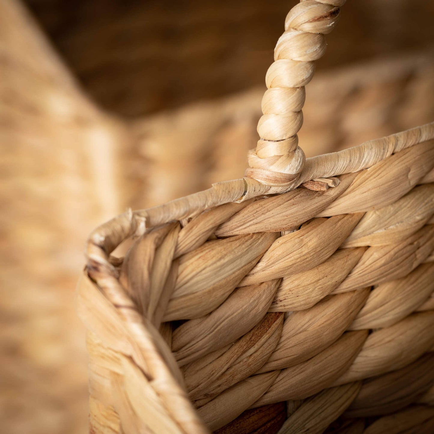 NATURAL HANDLED FLOOR BASKETS